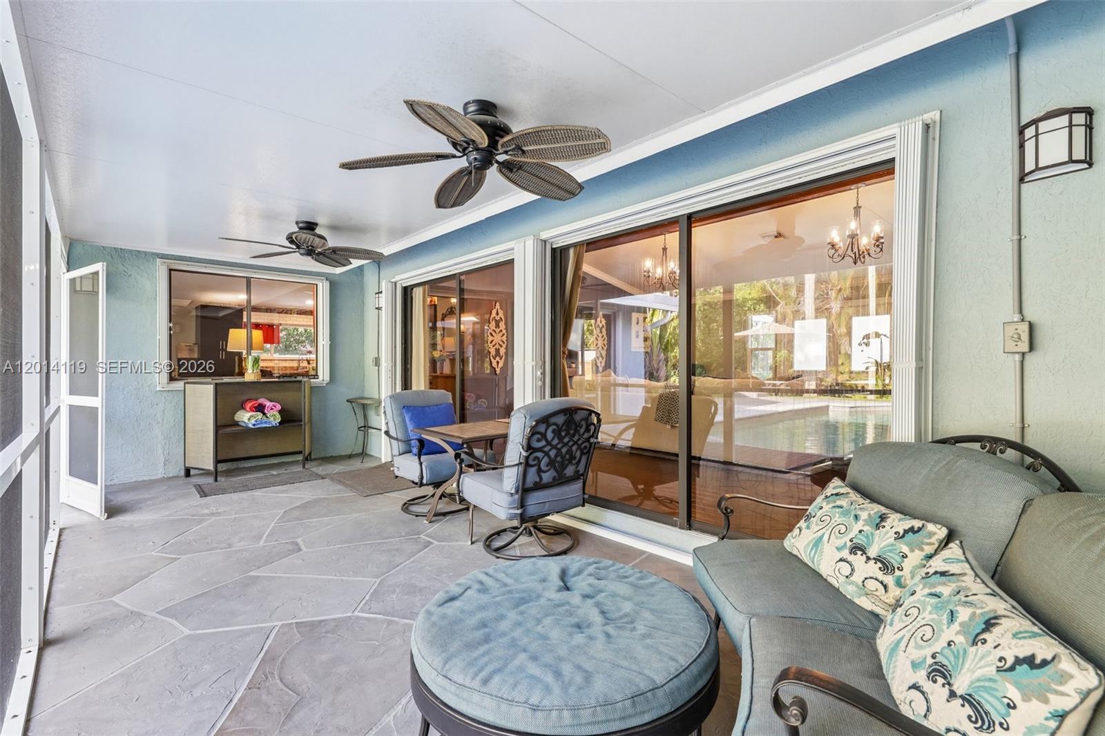 PALM BEACH COUNTRY ESTATE - Residential