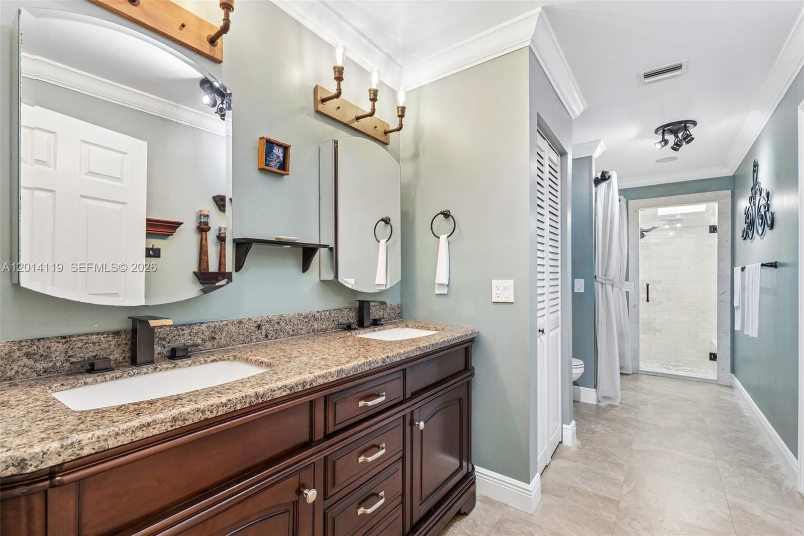 PALM BEACH COUNTRY ESTATE - Residential