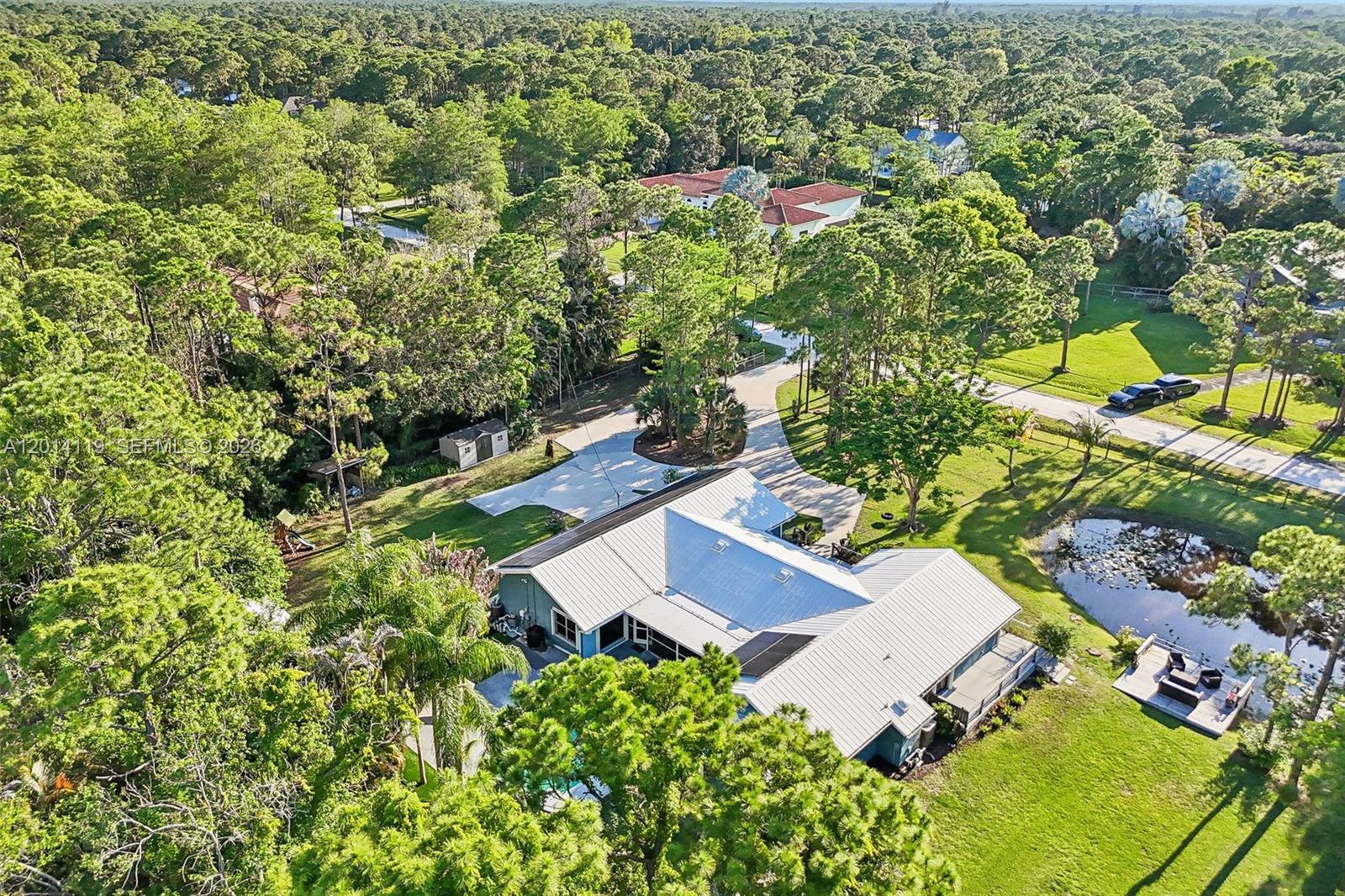 PALM BEACH COUNTRY ESTATE - Residential