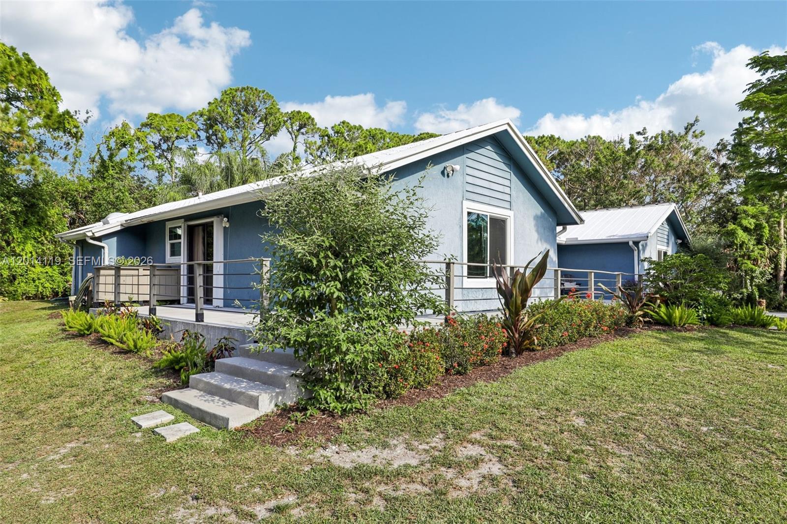 PALM BEACH COUNTRY ESTATE - Residential
