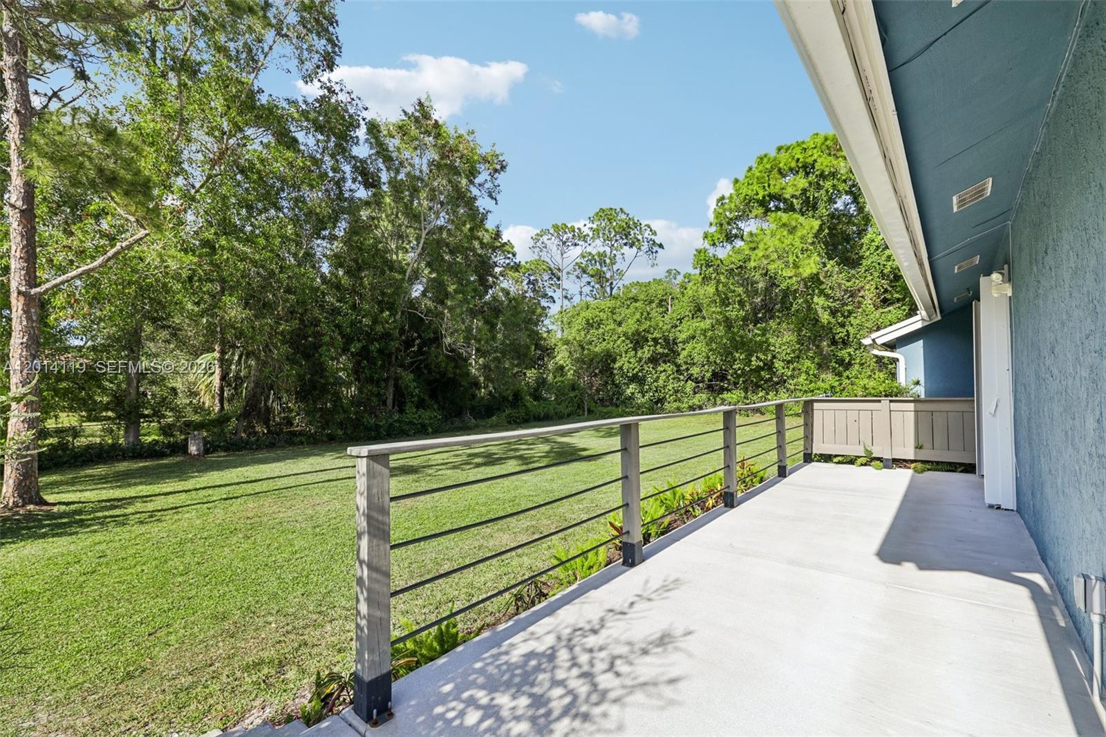 PALM BEACH COUNTRY ESTATE - Residential