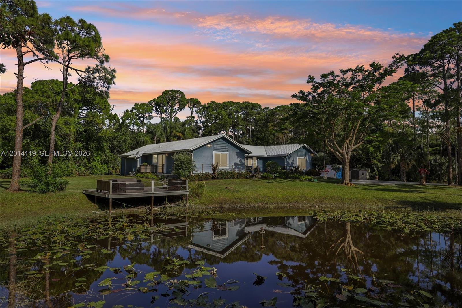 PALM BEACH COUNTRY ESTATE - Residential