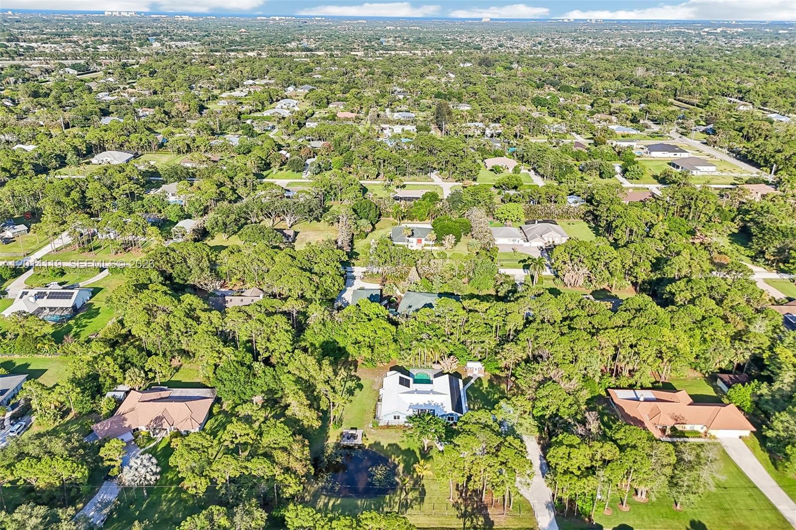 PALM BEACH COUNTRY ESTATE - Residential