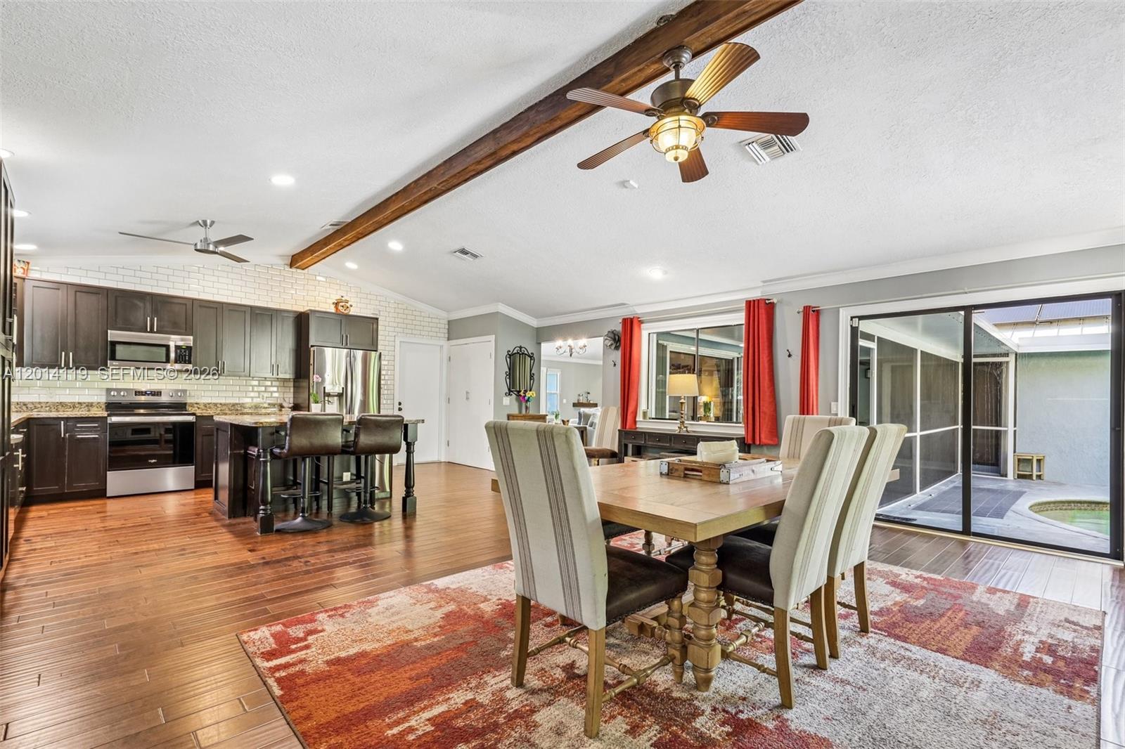 PALM BEACH COUNTRY ESTATE - Residential
