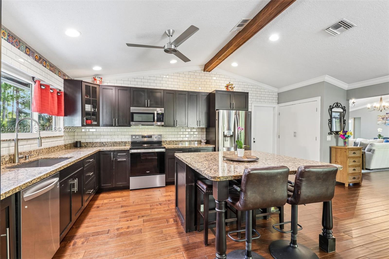 PALM BEACH COUNTRY ESTATE - Residential