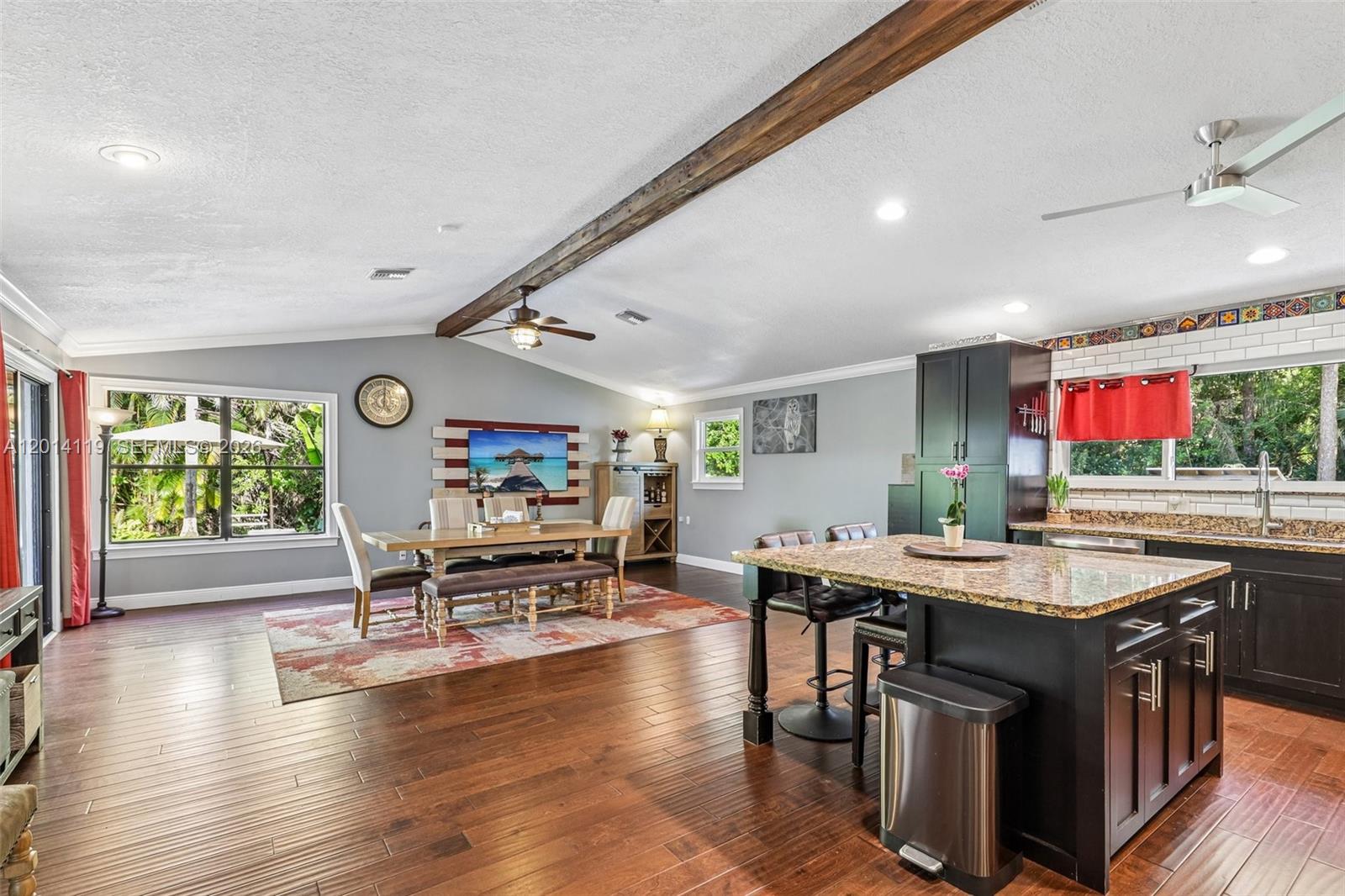 PALM BEACH COUNTRY ESTATE - Residential