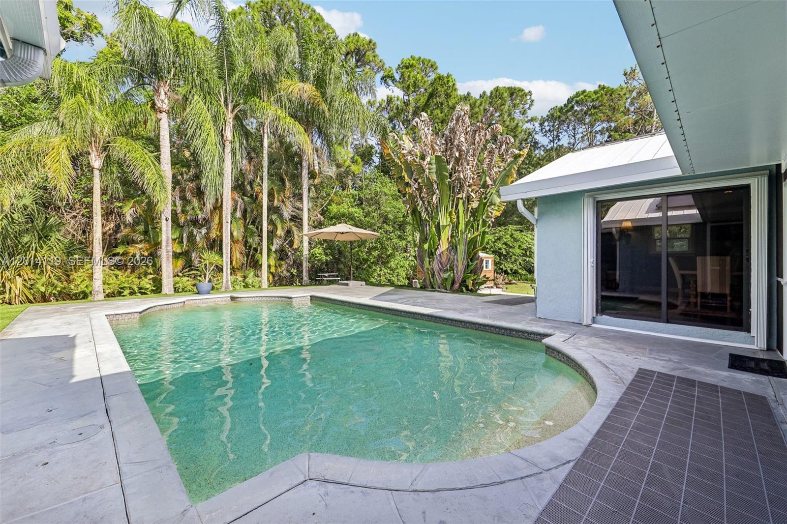 PALM BEACH COUNTRY ESTATE - Residential