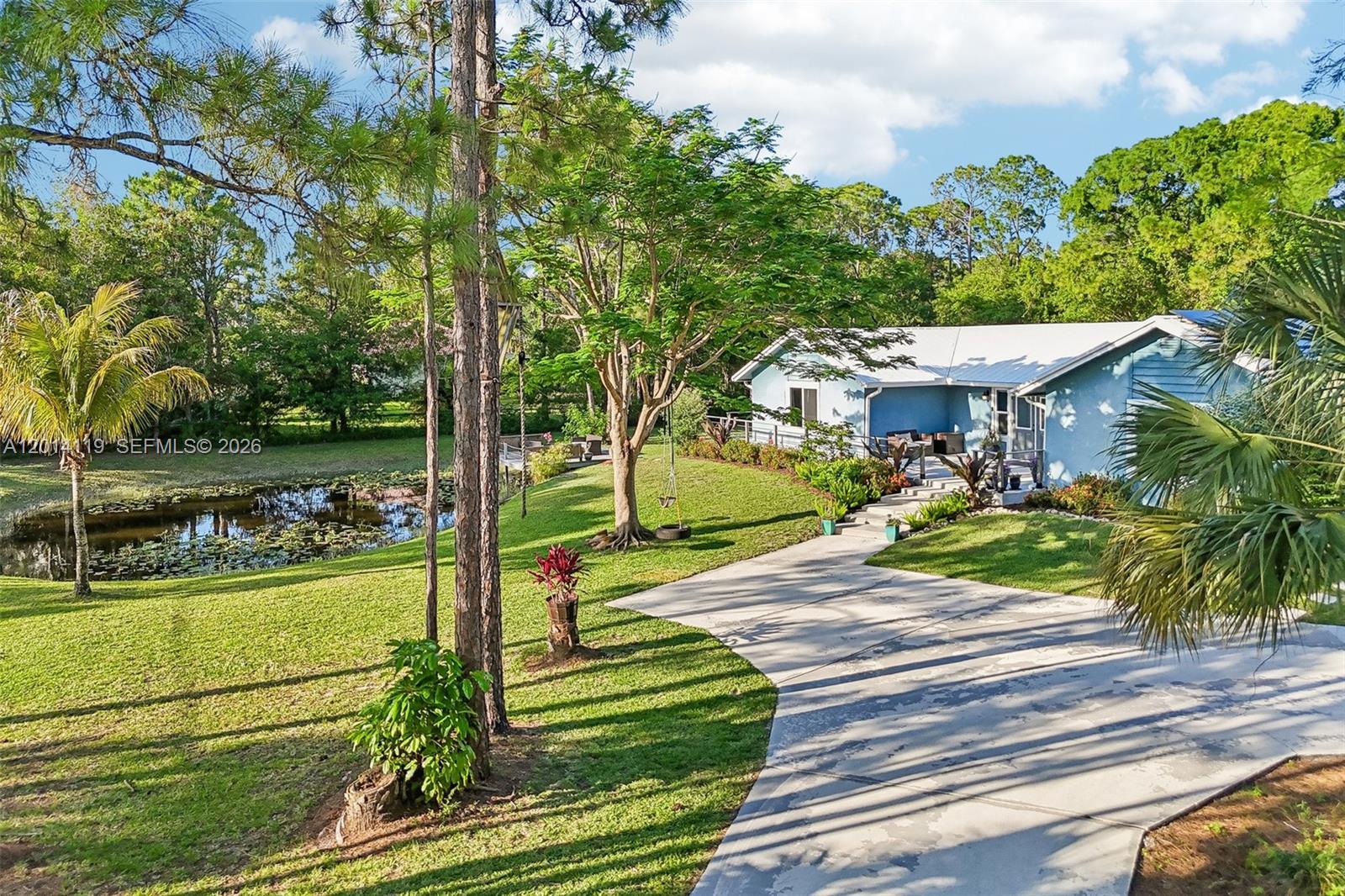 PALM BEACH COUNTRY ESTATE - Residential