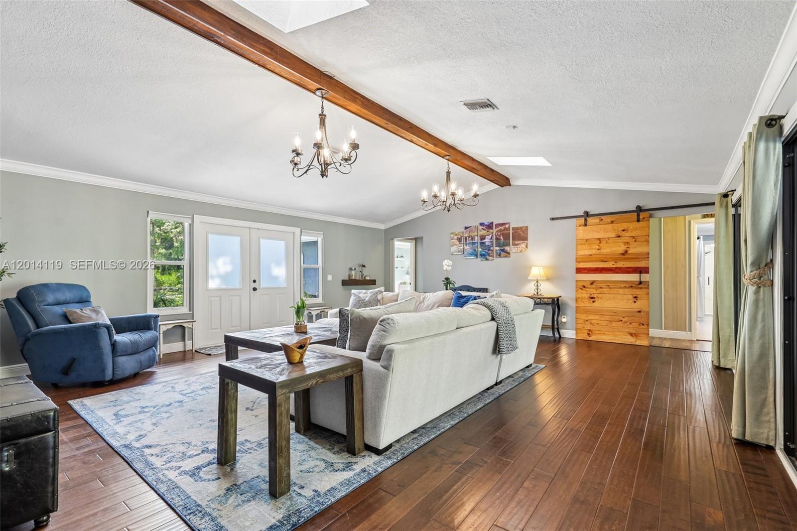 PALM BEACH COUNTRY ESTATE - Residential