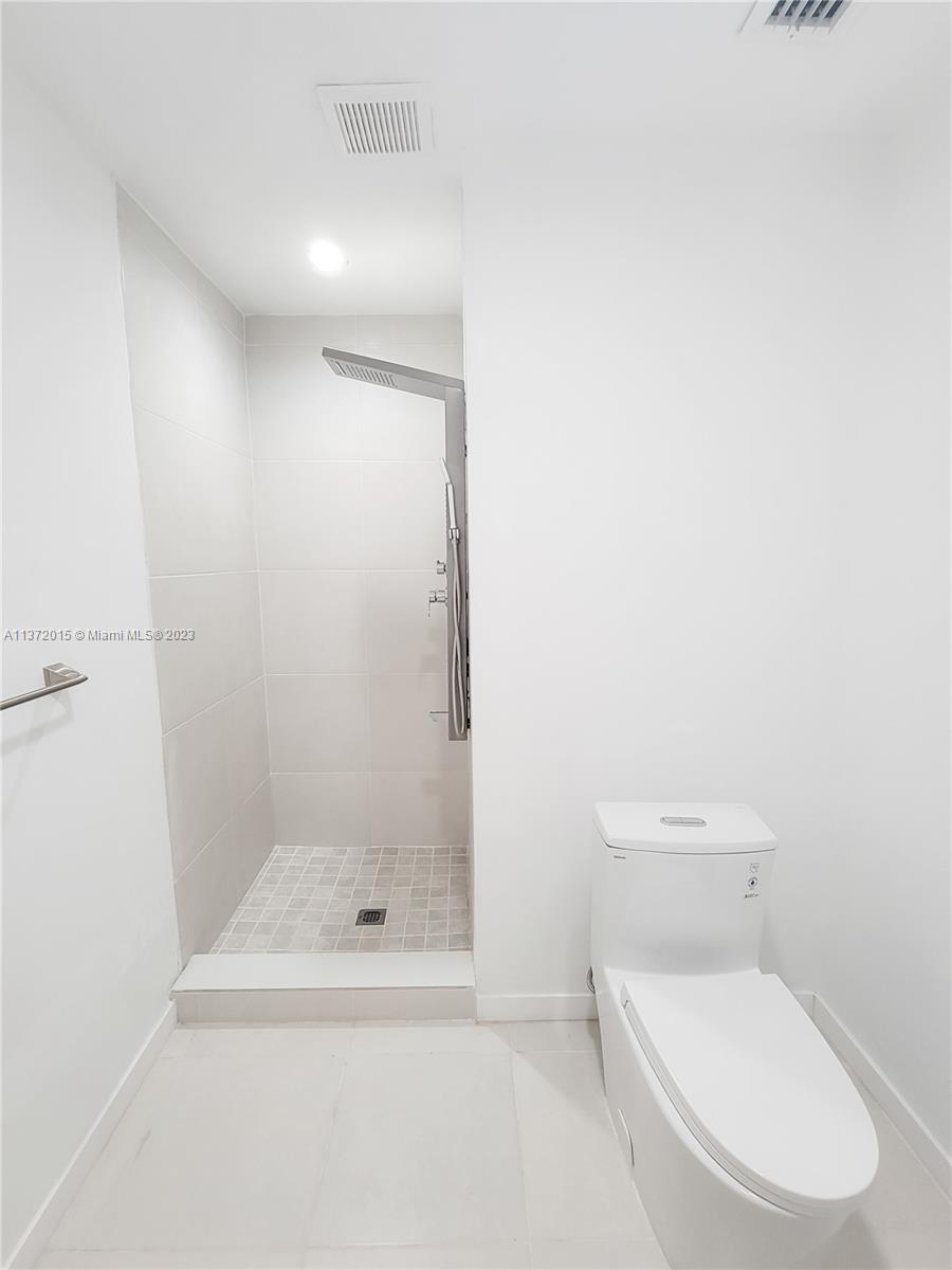 EAST SHENANDOAH - Residential Lease