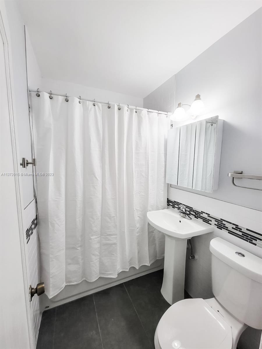 EAST SHENANDOAH - Residential Lease