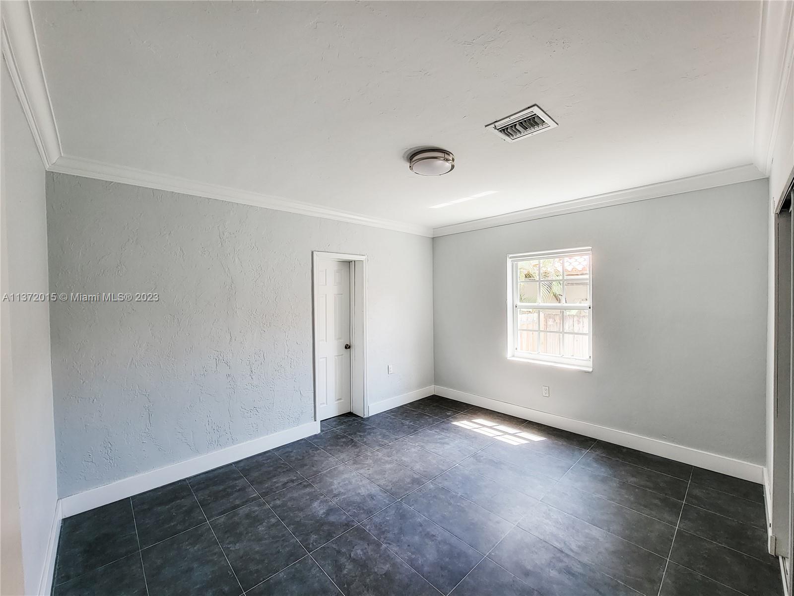 EAST SHENANDOAH - Residential Lease