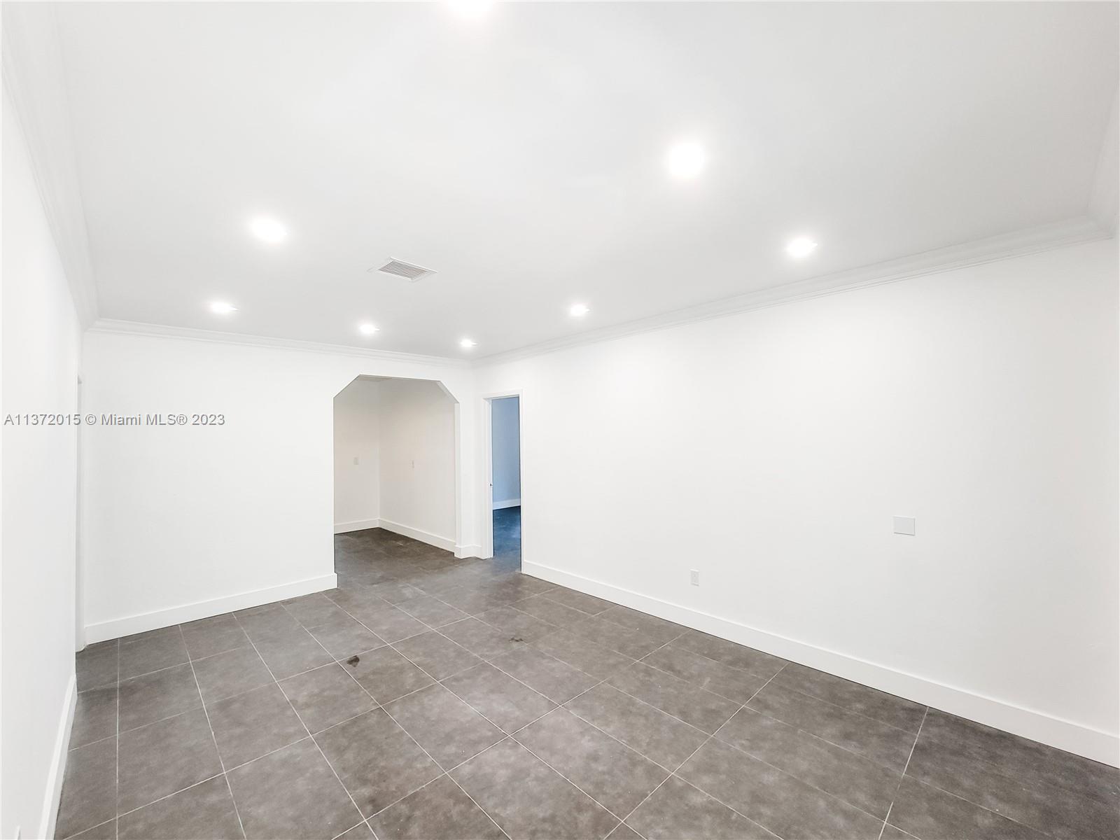 EAST SHENANDOAH - Residential Lease