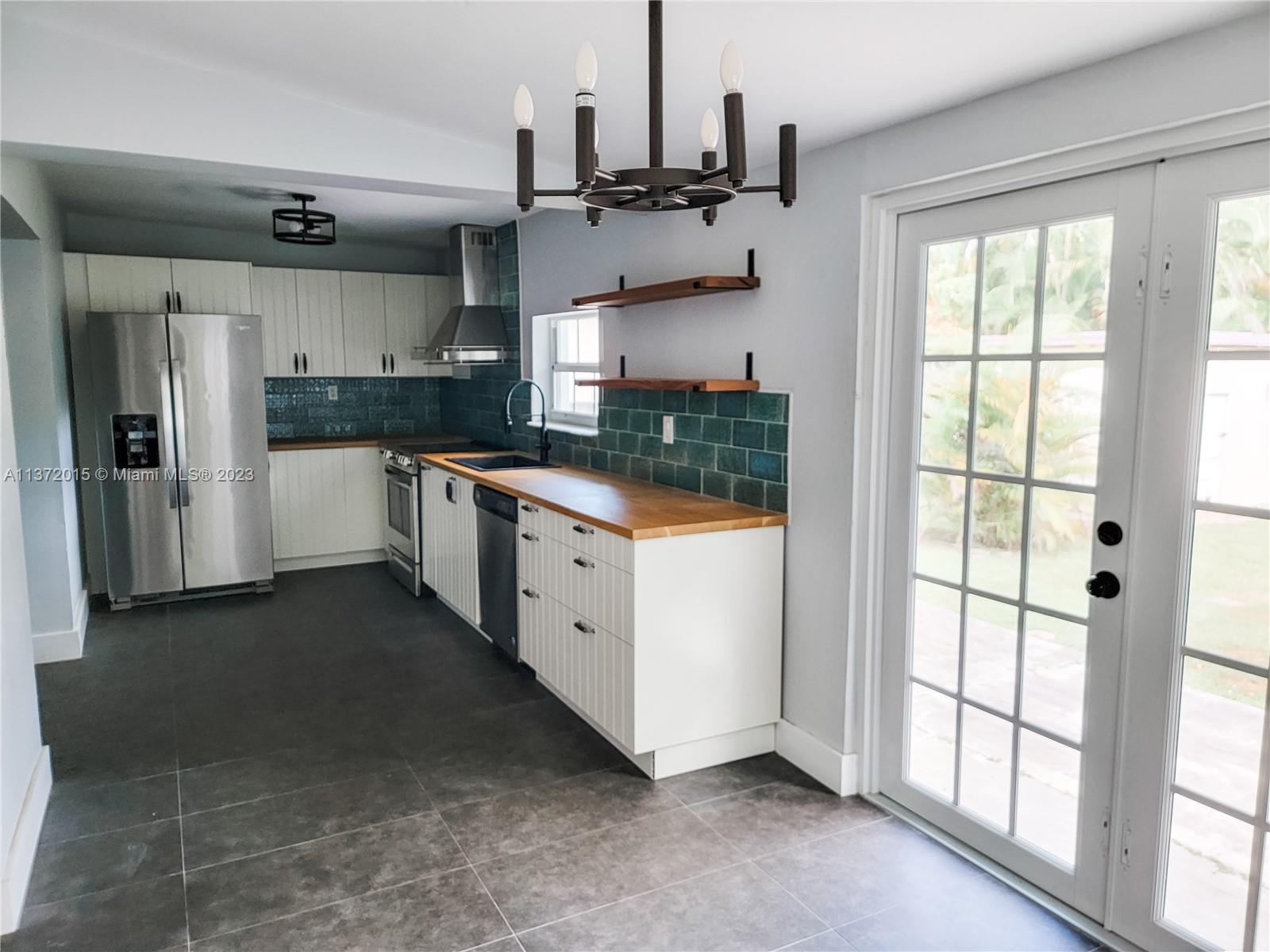 EAST SHENANDOAH - Residential Lease