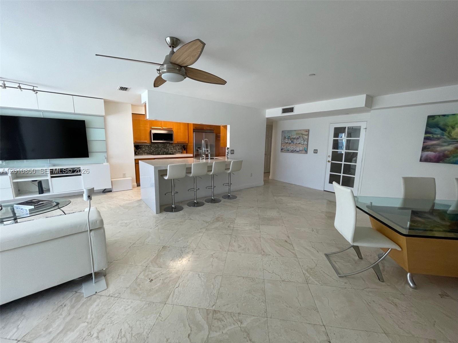 18671 Collins Ave 202