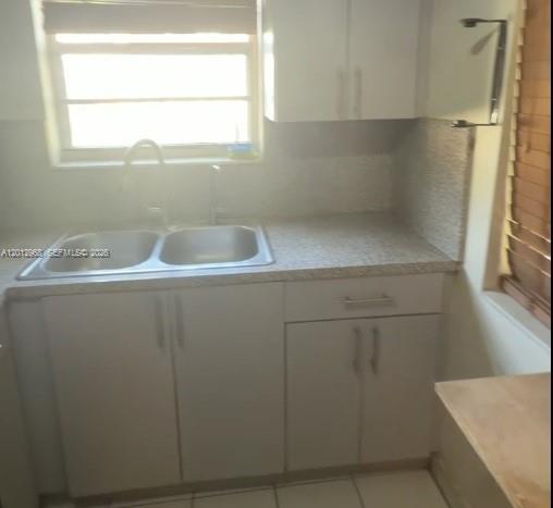 2735 NW 28th St 2735