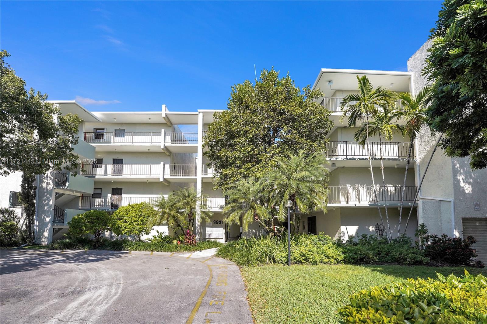 Property for Sale at 8931 N New River Canal Rd 1C, Plantation, Miami-Dade County, Florida - Bedrooms: 2 
Bathrooms: 2  - $275,000