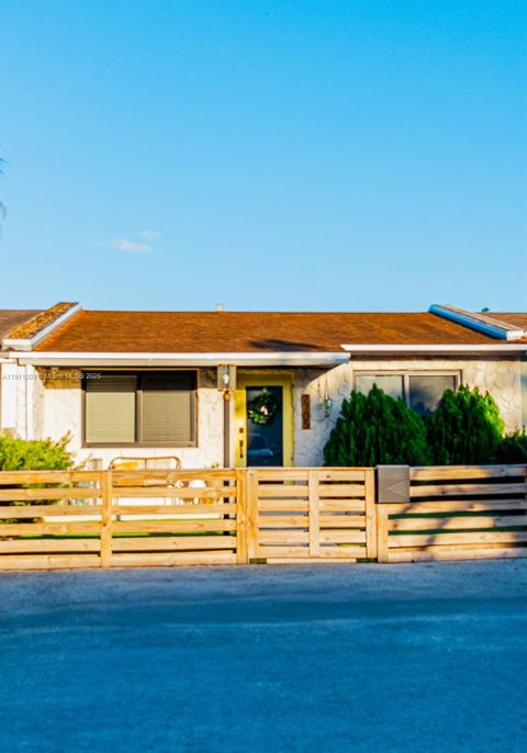 7705 NW 178th St 7705 Hialeah FL 33015