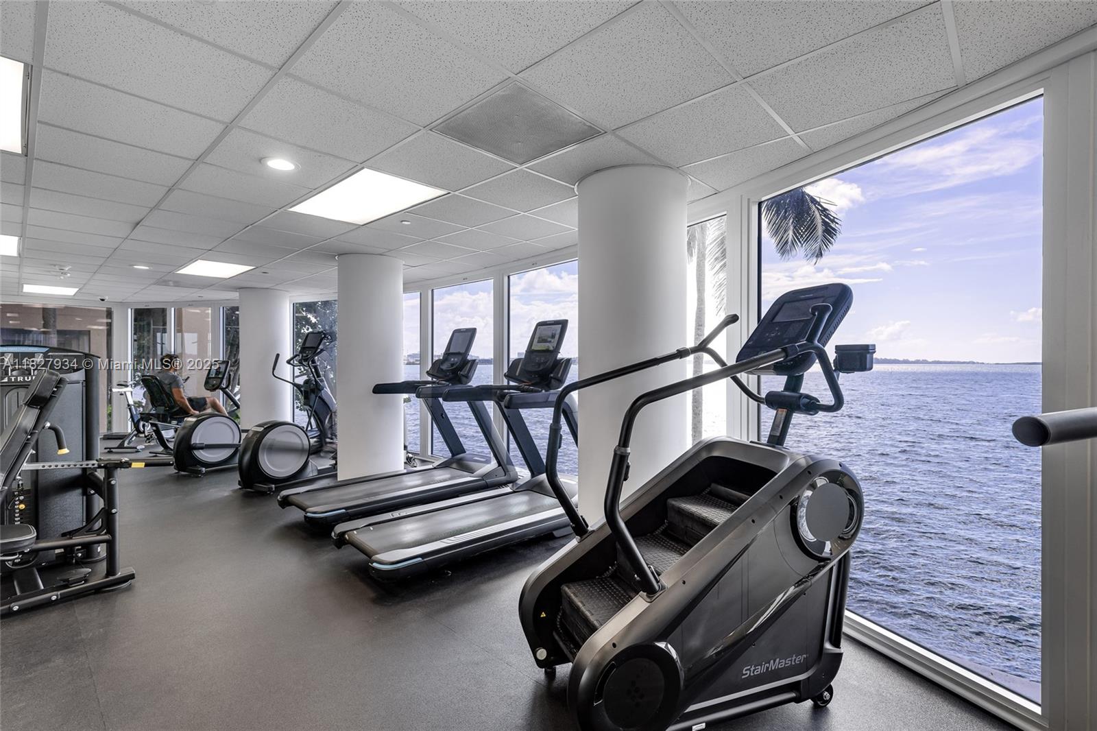 ISOLA CONDO - Residential