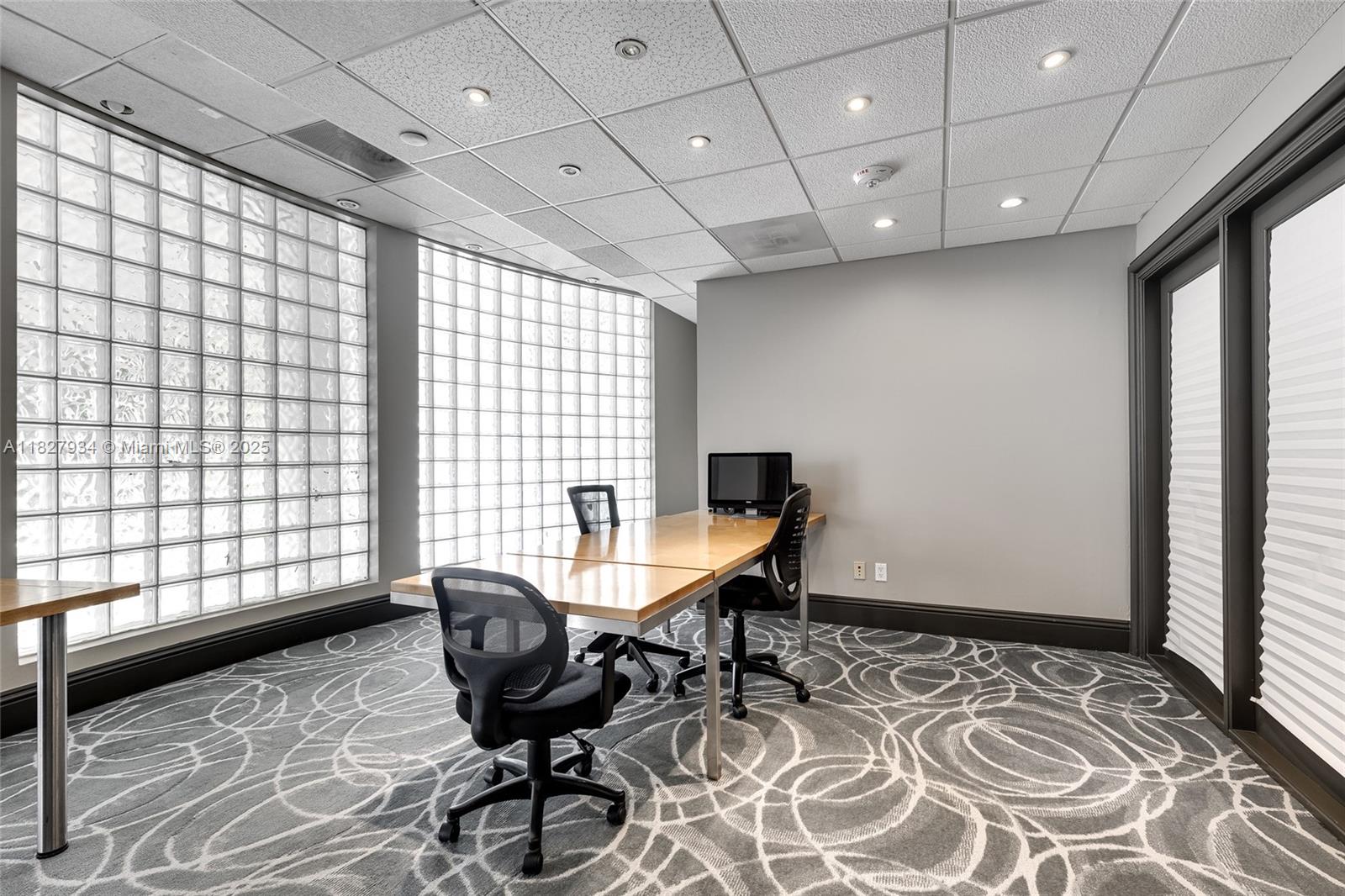 ISOLA CONDO - Residential