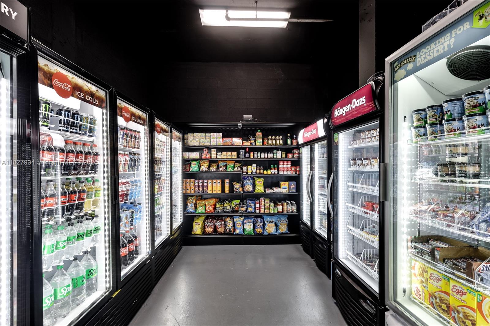 ISOLA CONDO - Residential