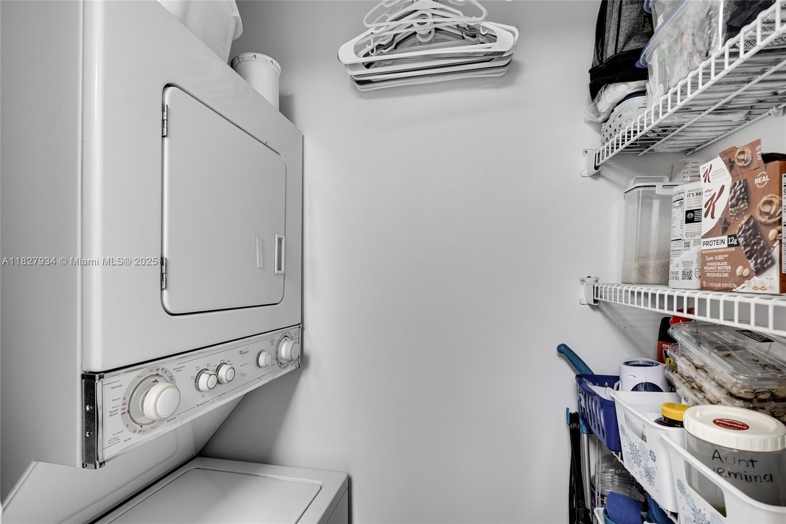 ISOLA CONDO - Residential