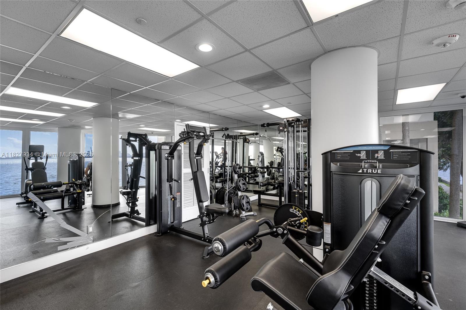 ISOLA CONDO - Residential