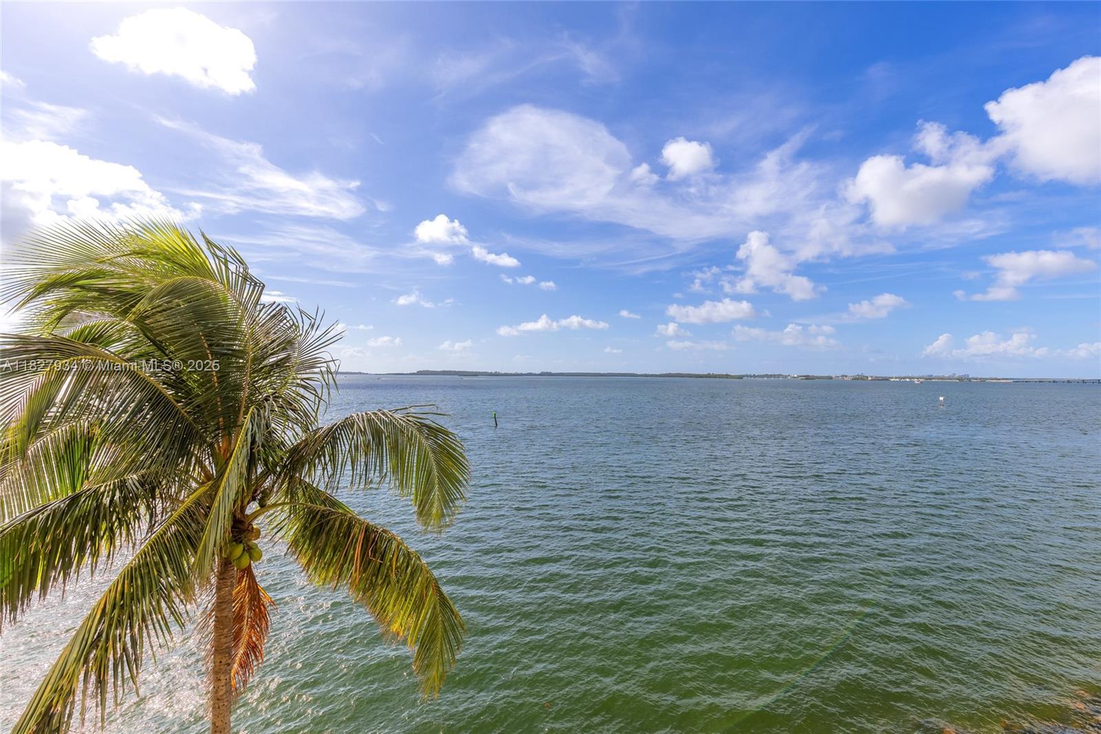 ISOLA CONDO - Residential