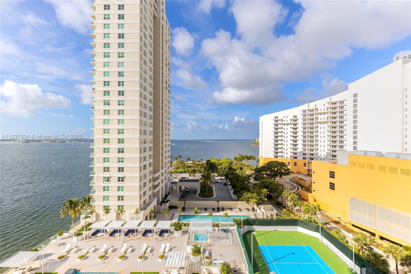 ISOLA CONDO - Residential