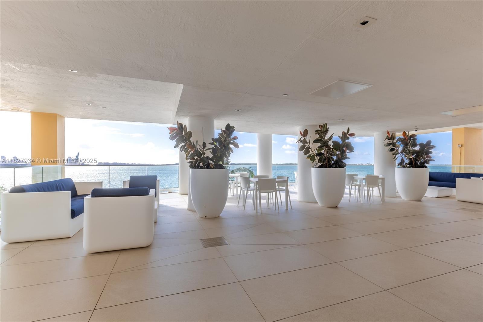 ISOLA CONDO - Residential