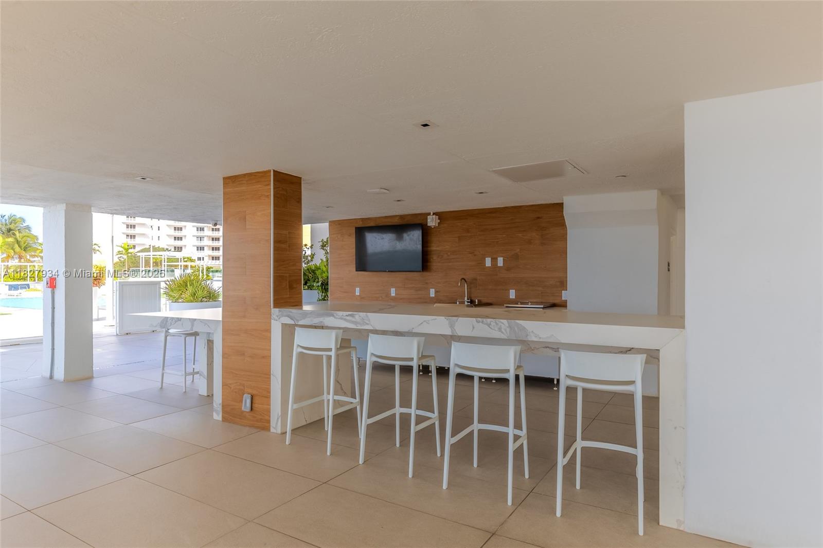 ISOLA CONDO - Residential