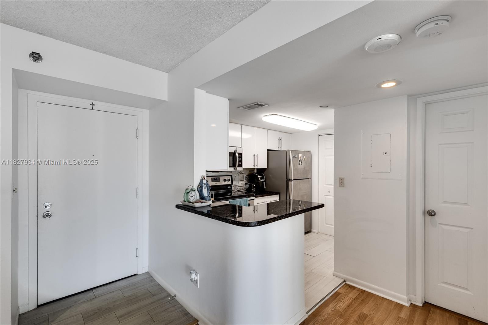 ISOLA CONDO - Residential