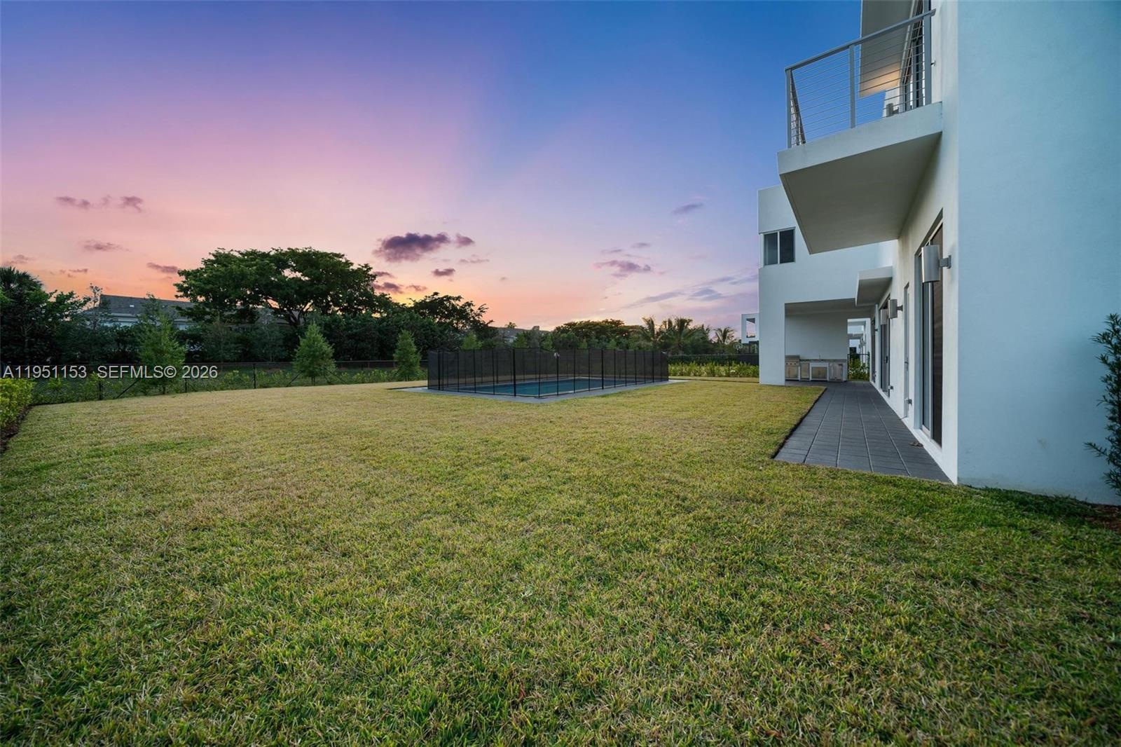 WESTON ESTATES - Residential