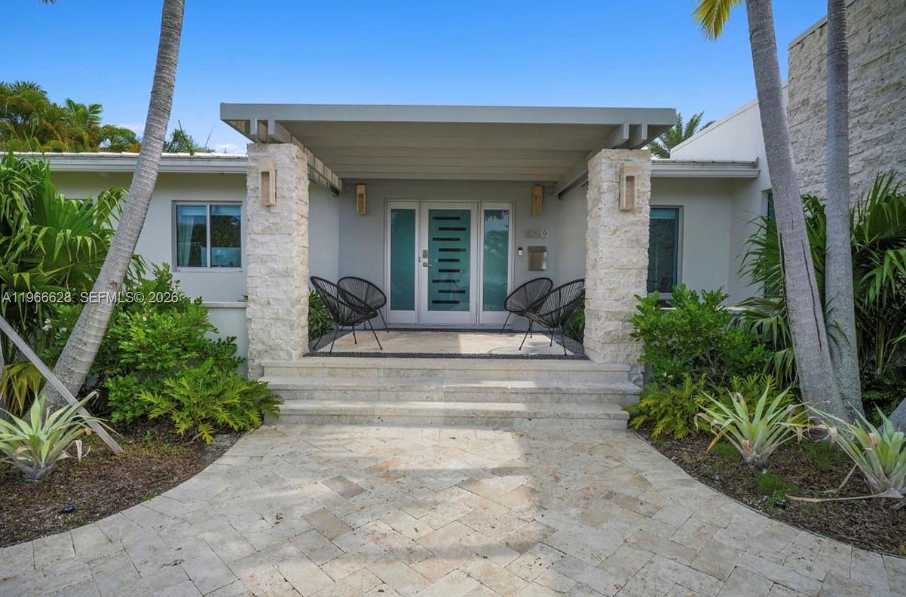 HOLLYWOOD LAKES SECTION - Residential