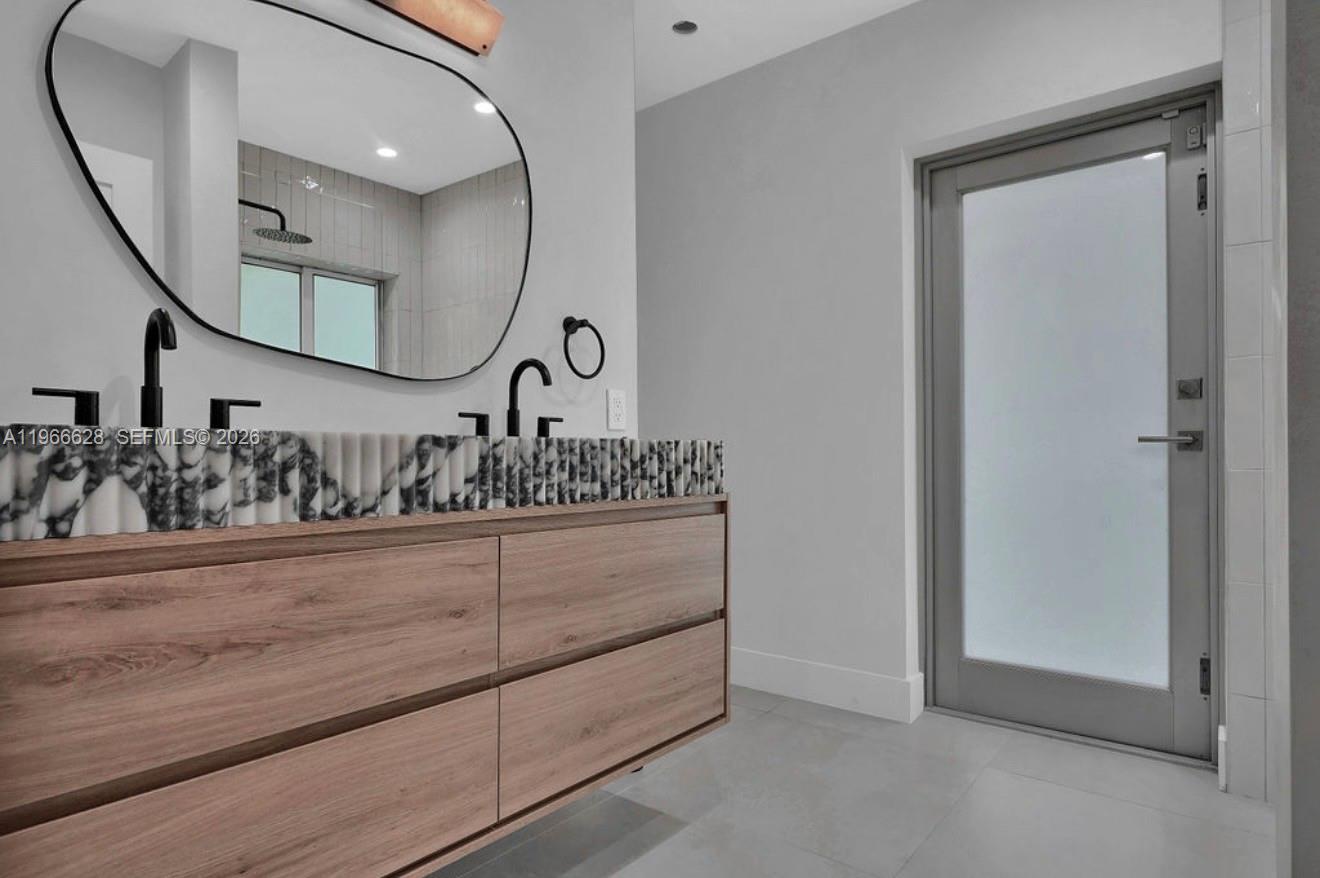 HOLLYWOOD LAKES SECTION - Residential