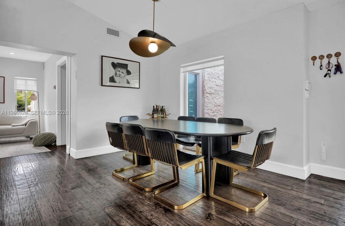 HOLLYWOOD LAKES SECTION - Residential