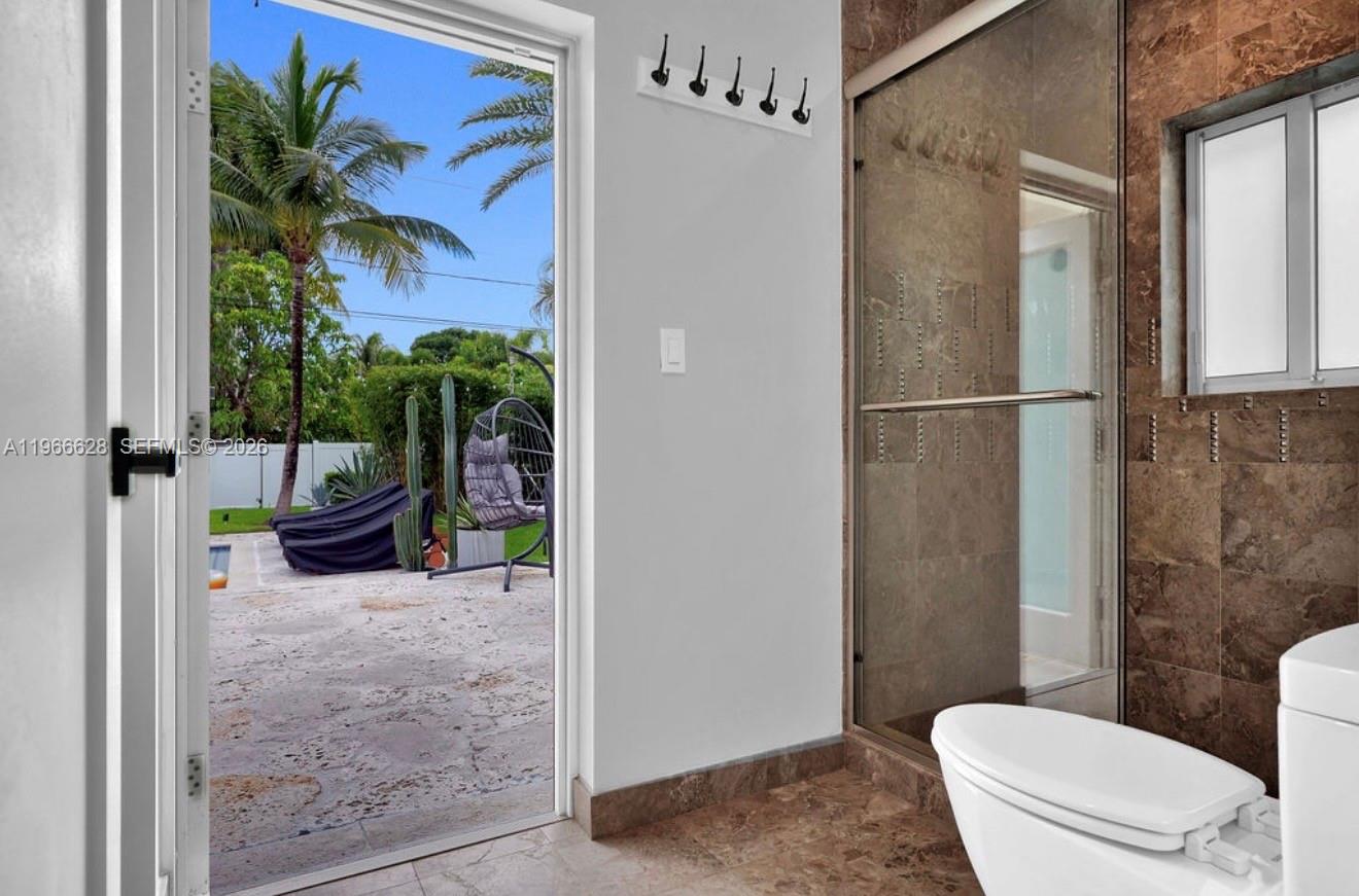 HOLLYWOOD LAKES SECTION - Residential