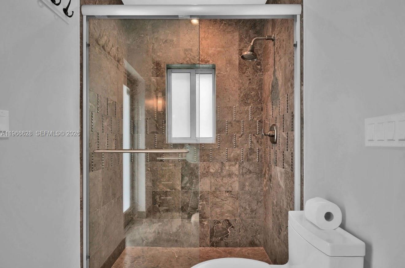 HOLLYWOOD LAKES SECTION - Residential