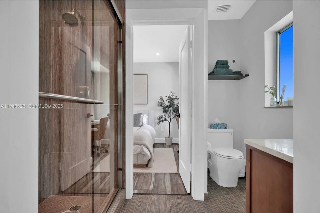 HOLLYWOOD LAKES SECTION - Residential