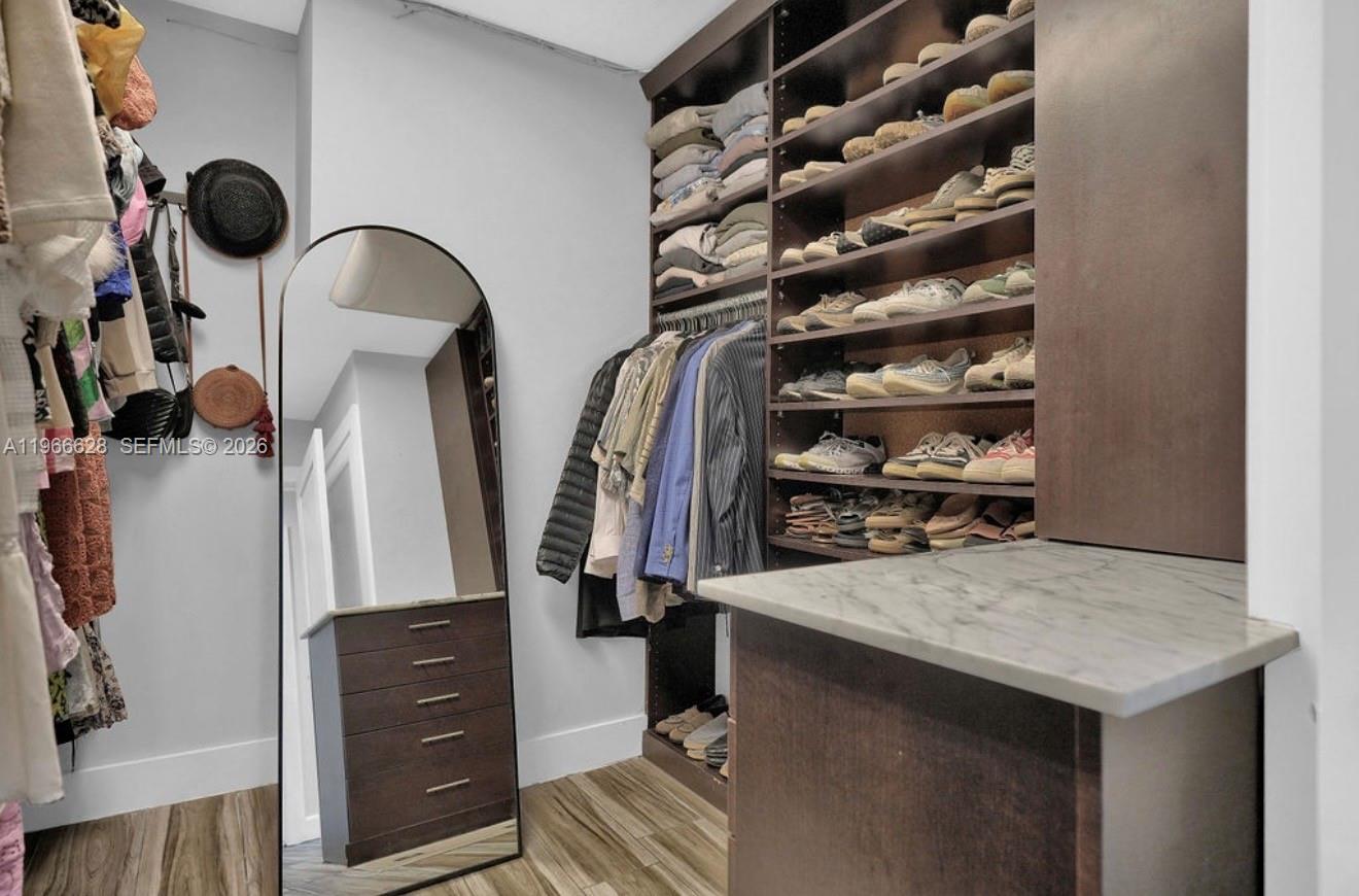 HOLLYWOOD LAKES SECTION - Residential