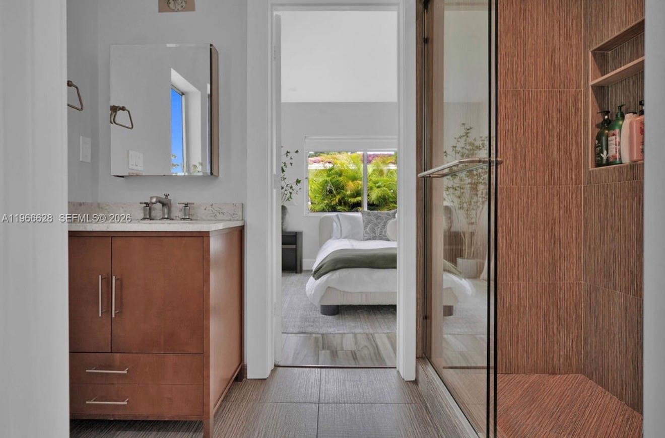 HOLLYWOOD LAKES SECTION - Residential