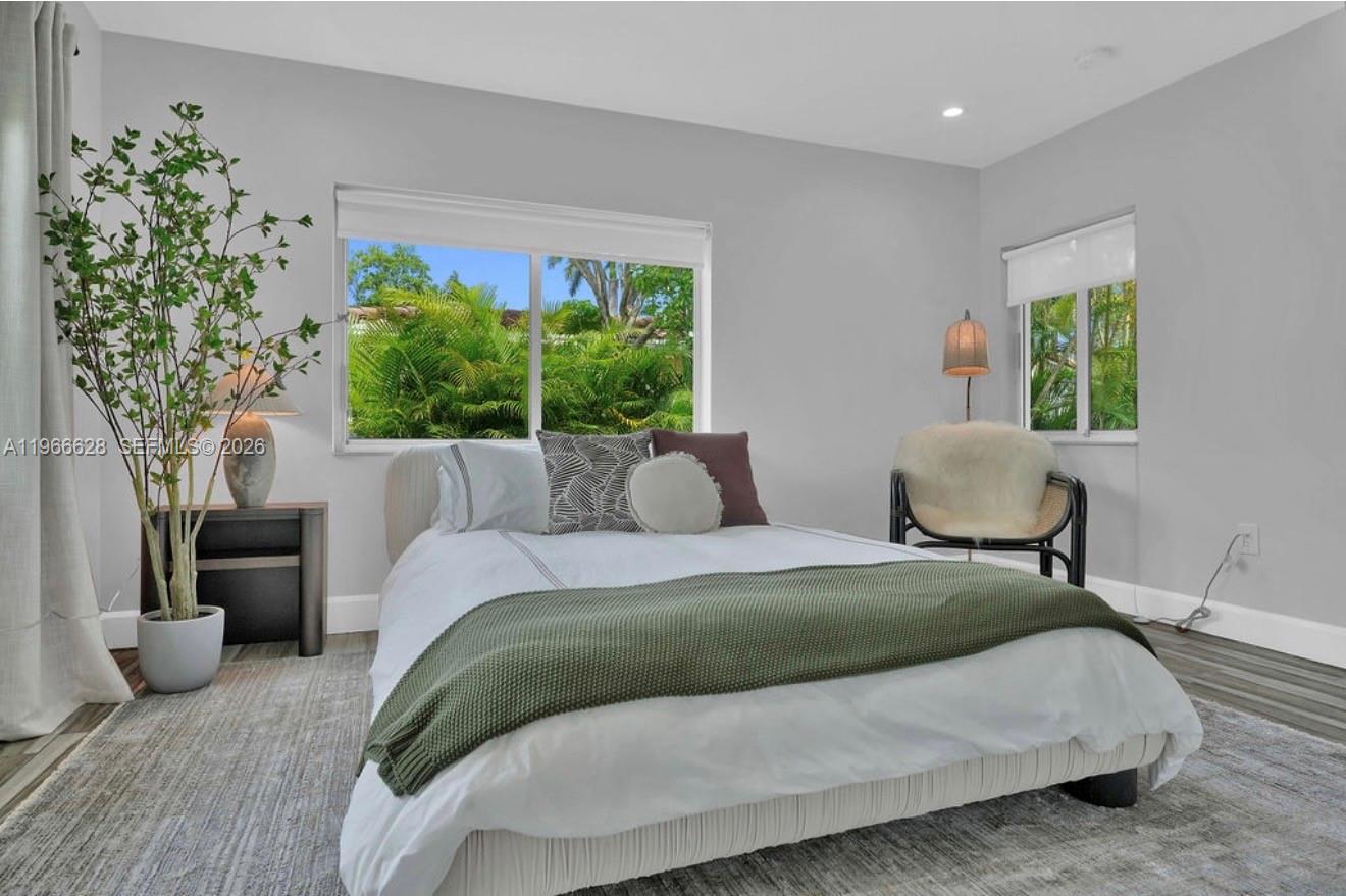 HOLLYWOOD LAKES SECTION - Residential