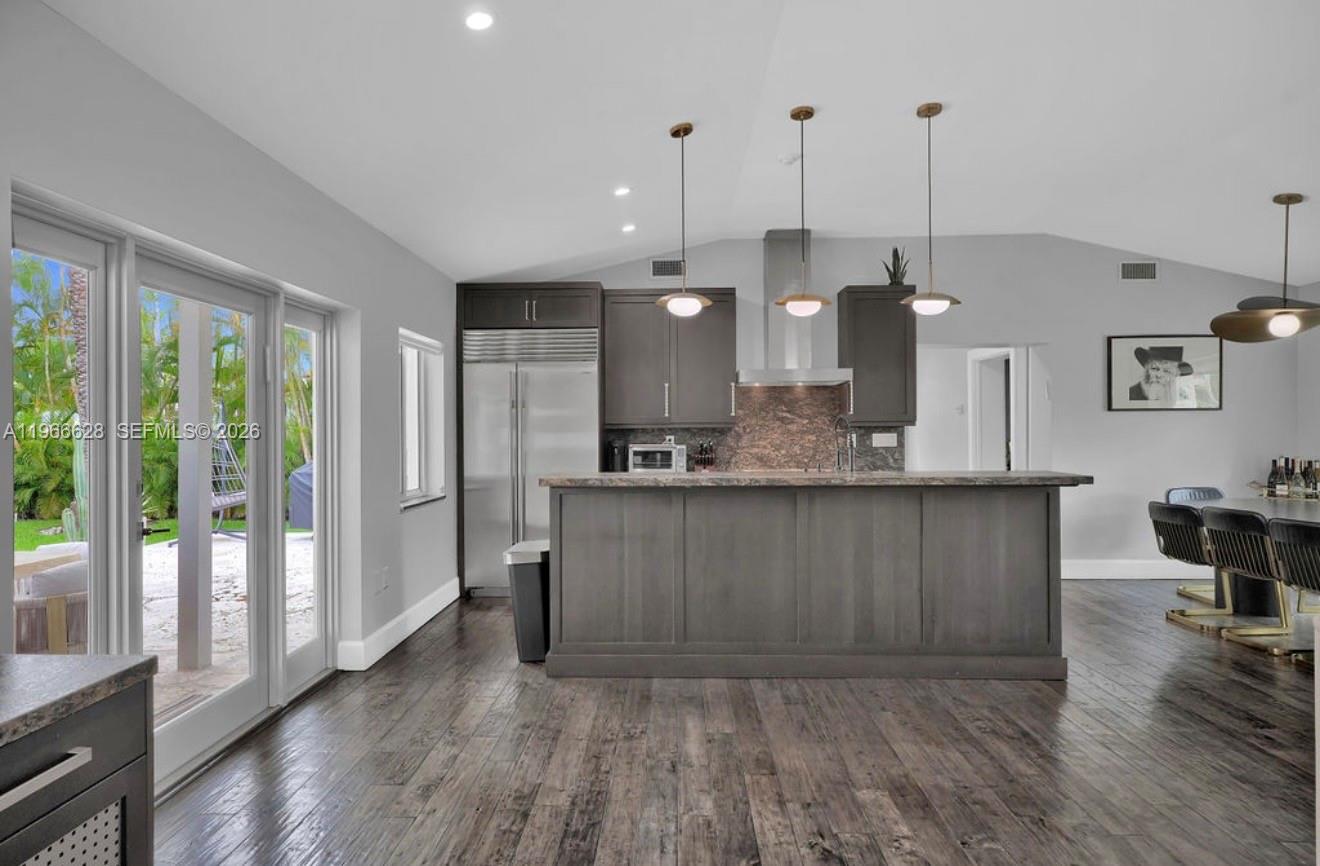 HOLLYWOOD LAKES SECTION - Residential