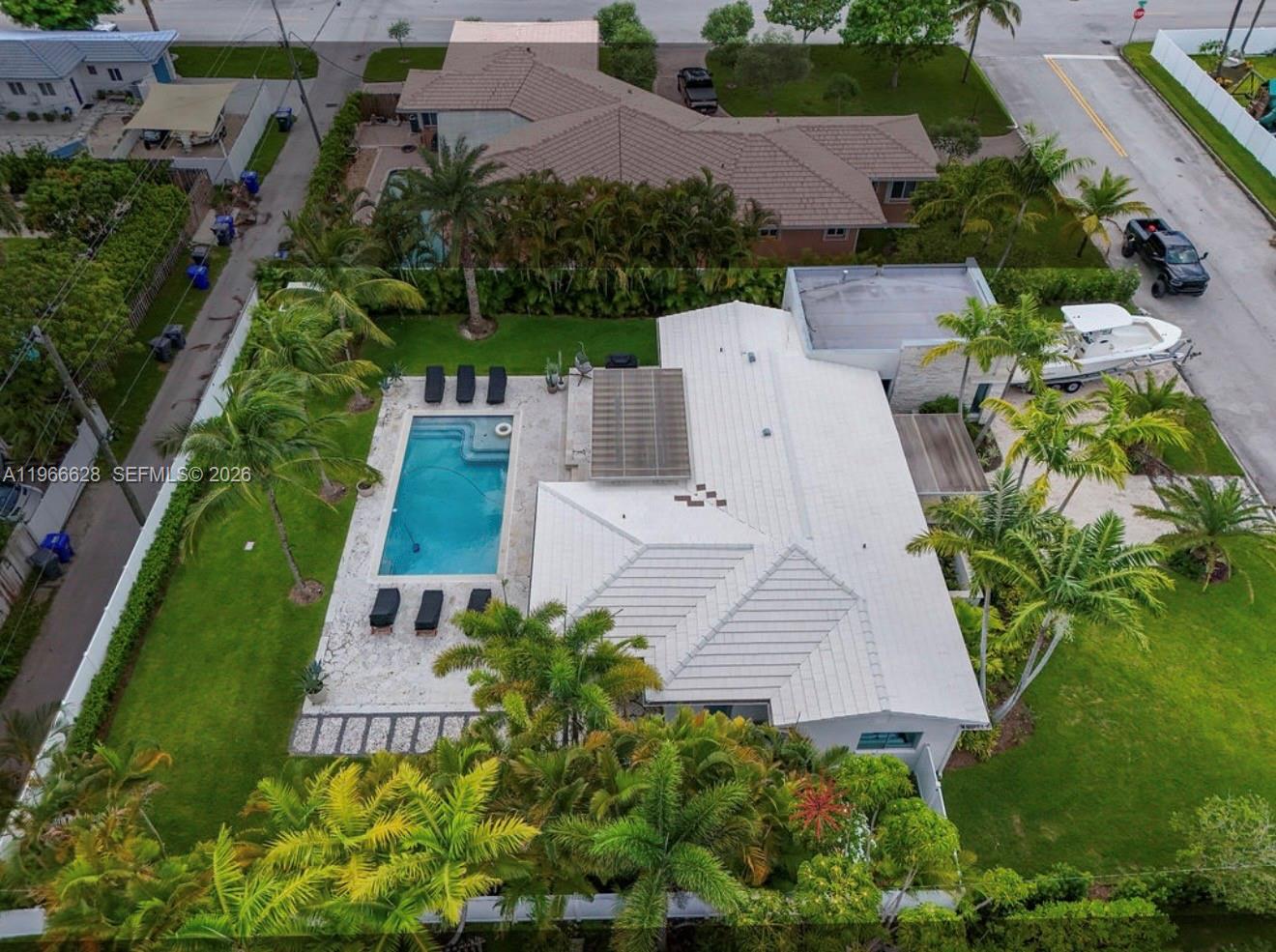 HOLLYWOOD LAKES SECTION - Residential