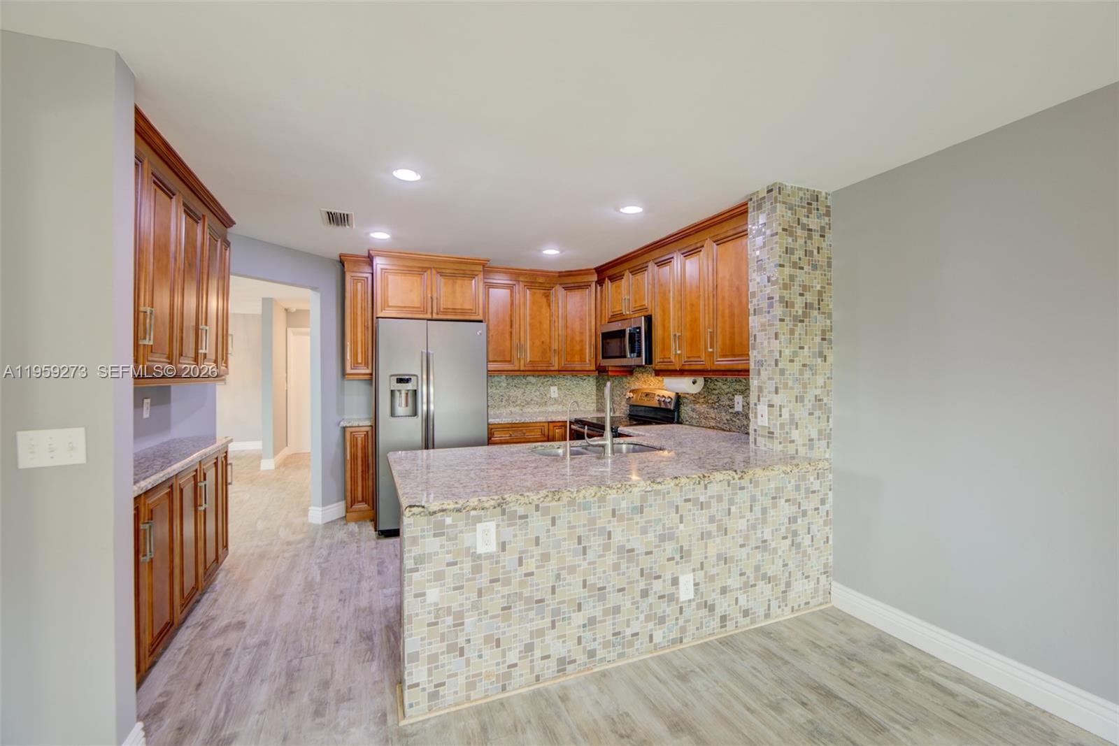 LAKEVIEW HOMES - Residential