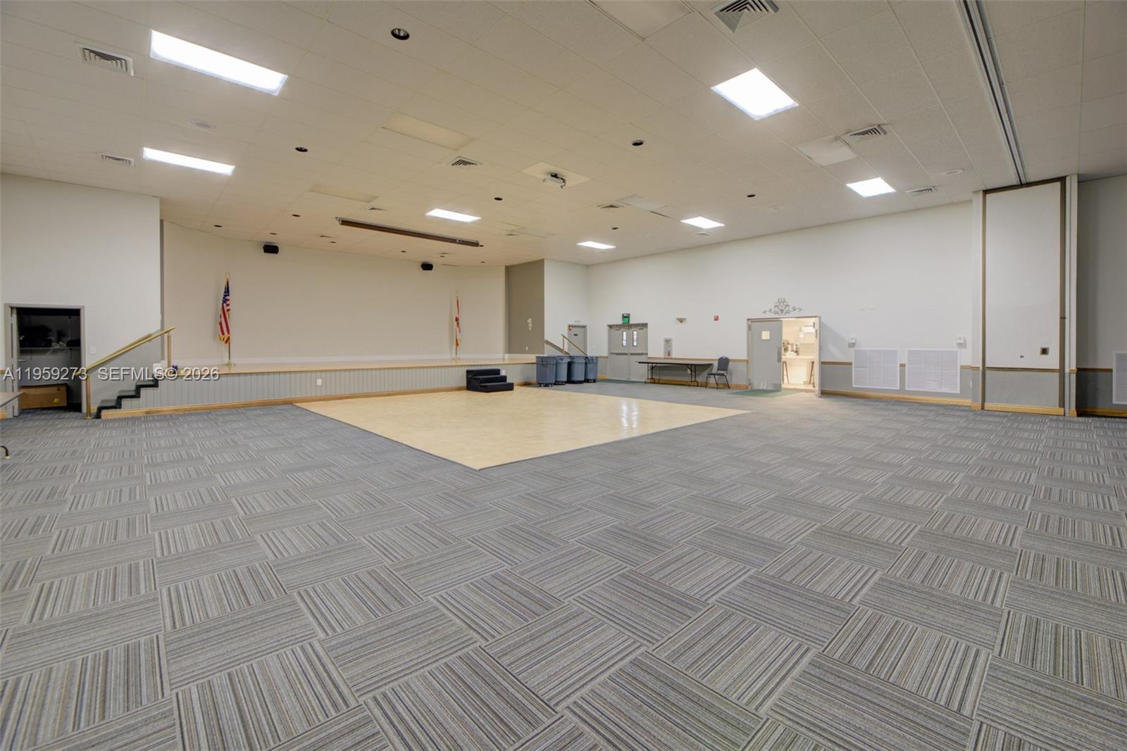 LAKEVIEW HOMES - Residential