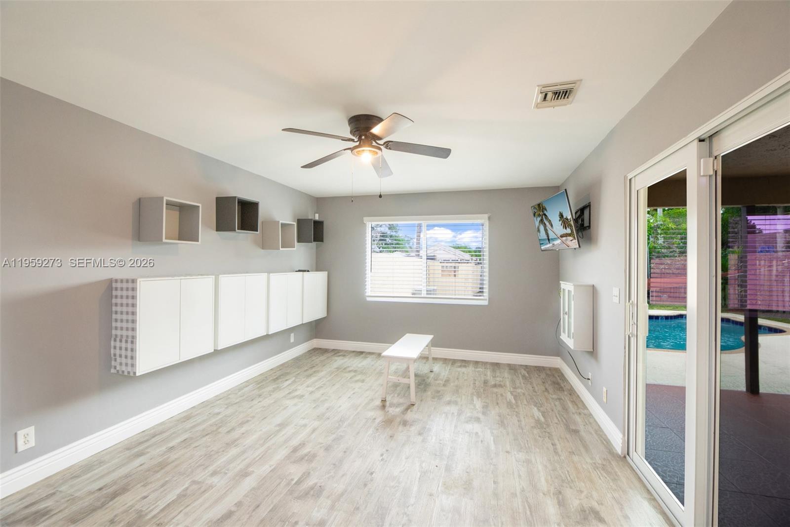 LAKEVIEW HOMES - Residential