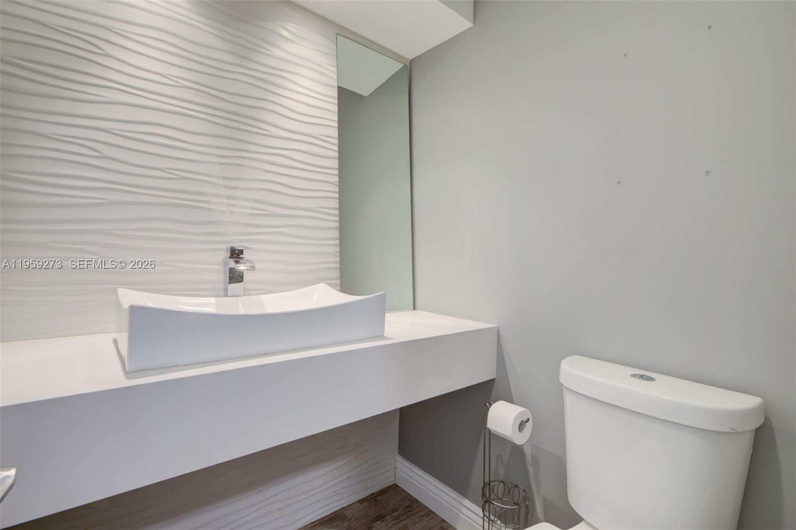 LAKEVIEW HOMES - Residential