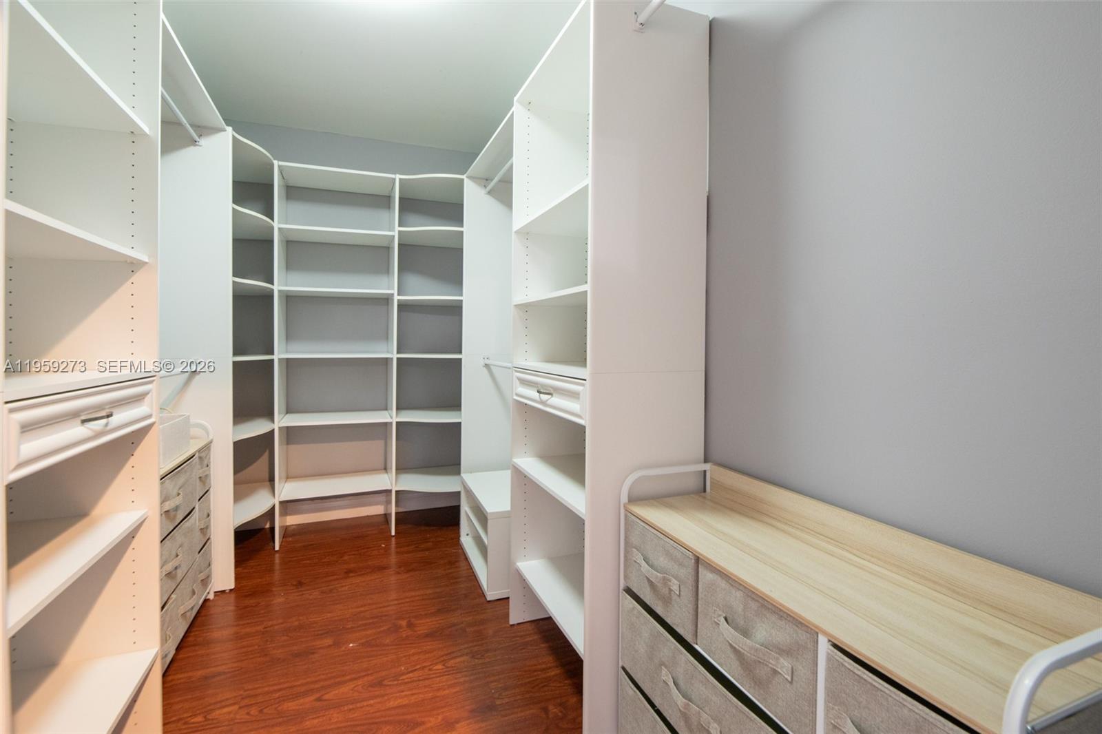 LAKEVIEW HOMES - Residential