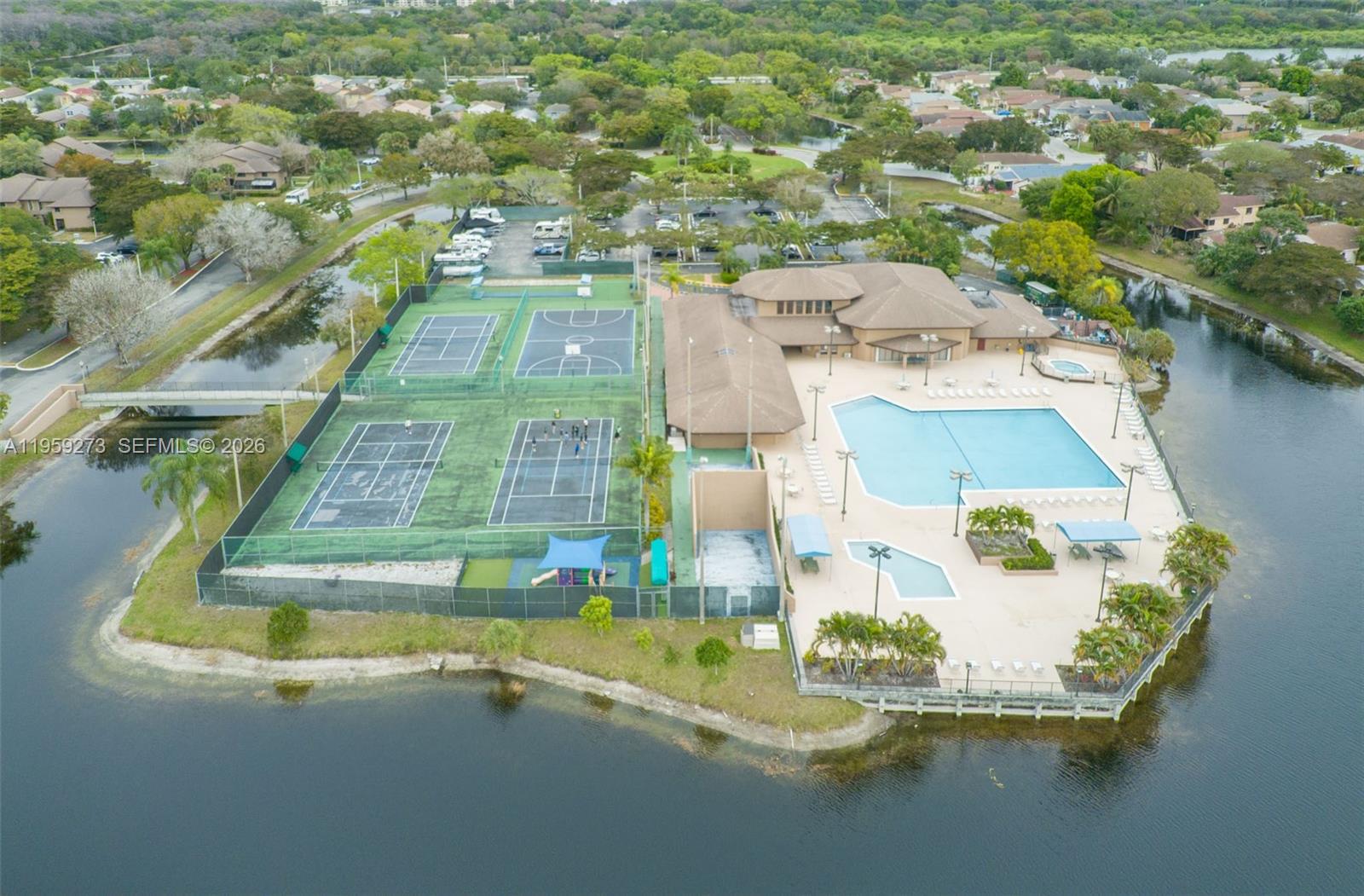 LAKEVIEW HOMES - Residential